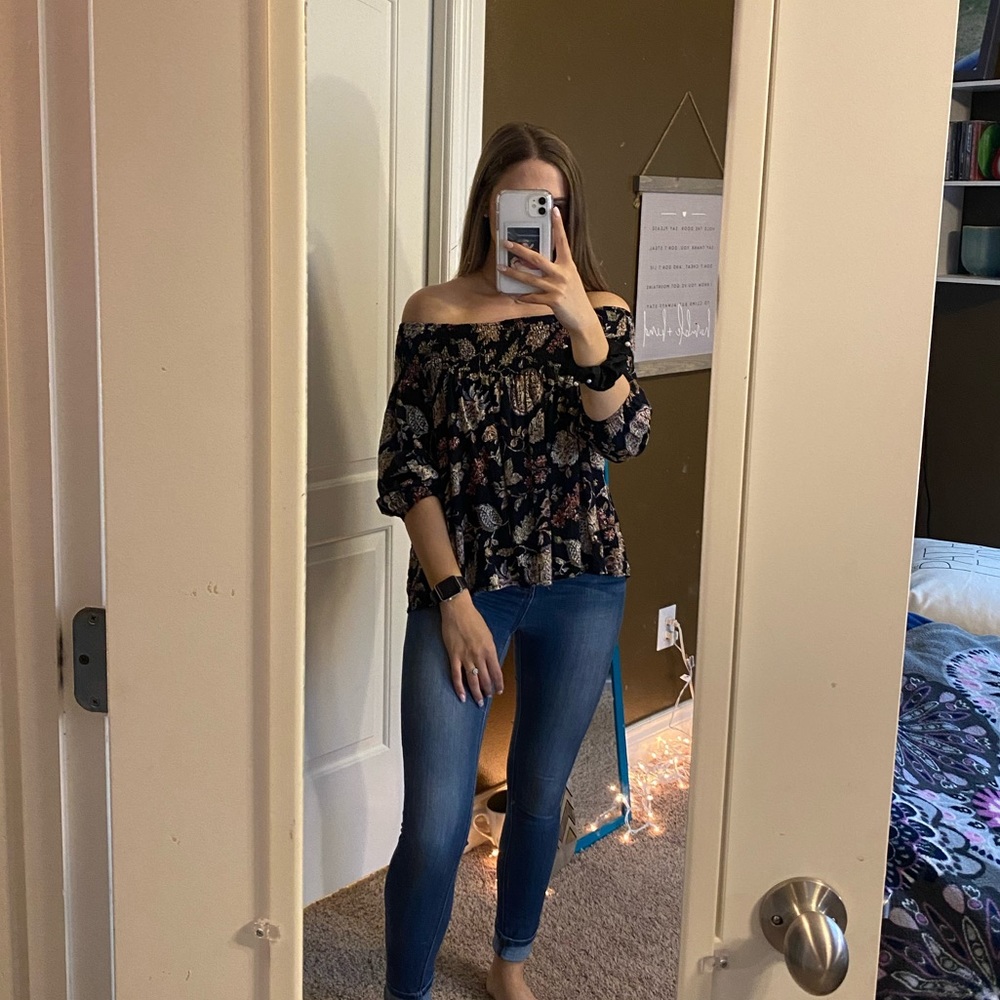 American Eagle top